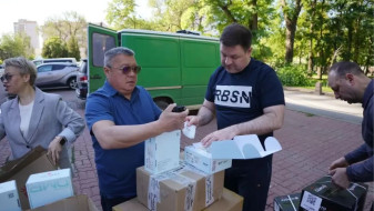 Депутаты Ямала передали гуманитарную помощь ямальским бойцам в Ростове-на-Дону