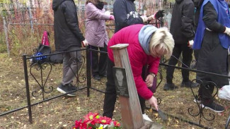 Захоронения ветеранов под угрозой: в Салехарде приводят в порядок старое кладбище