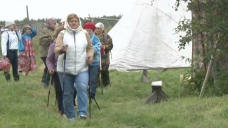Ямальские ветераны испытали скандинавскую ходьбу