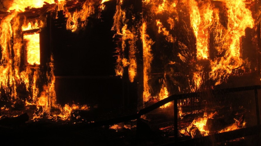 Баня и дом горели в эти выходные на Ямале, есть пострадавшие