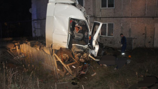 Подробности страшной аварии в Свердловской области с участием ямальского грузовика