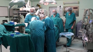 Впервые в истории региона: врачи в Тюмени провели уникальную операцию по пересадке сердца