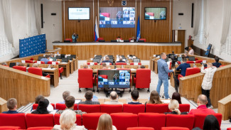 Парламентарии Ямала и Тюменской области обсудили в Салехарде региональное сотрудничество