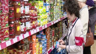 Народные контролеры проверили продукты в магазинах Тазовского района