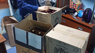 Торговал в подвале: в Новом Уренгое изъяли крупную партию контрафактного алкоголя