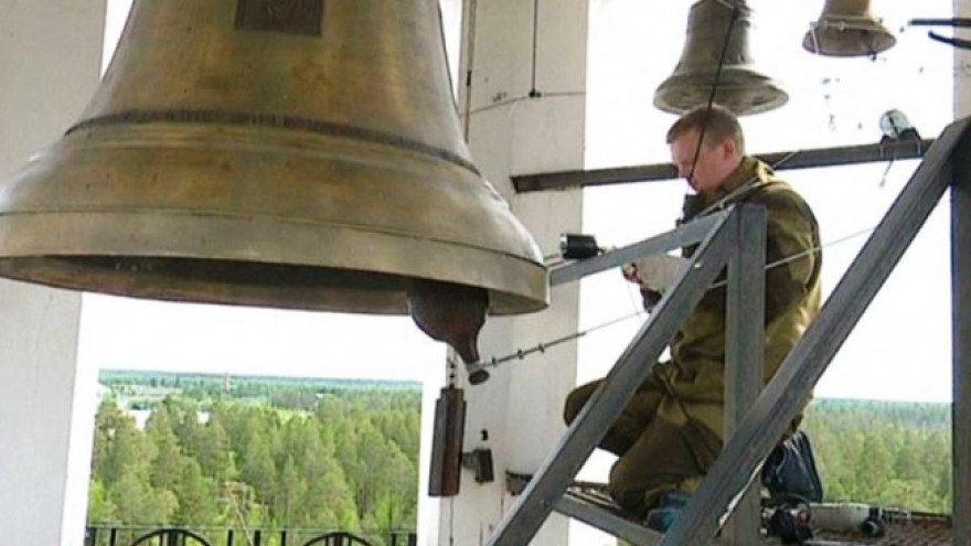В Губкинском заработала колокольня, которой можно управлять с мобильного телефона
