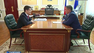 Дмитрий Артюхов и Сергей Ямкин обсудили планы по выполнинию указов Президента