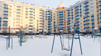 Салехардская многоэтажка замерзает из-за воздуха в батареях