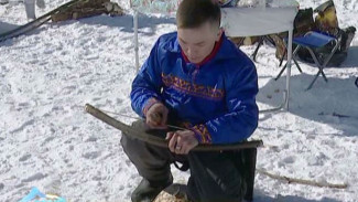 Бросали камни, стреляли из лука и бегали на лыжах: на Ямале прошел конкурс среди промысловиков