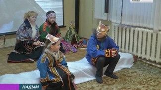 Воспитанники надымского клуба «Хаерако» показали свое знание ненецкого языка в сказочном спектакле