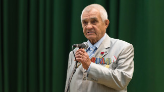 Почетному гражданину Нового Уренгоя Виктору Молозину – 85 лет