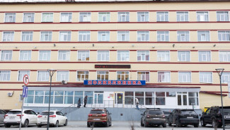 Шесть больниц Ямала получили лабораторное оборудование для диагностики ВИЧ