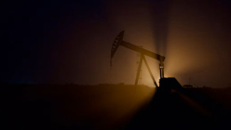 Российская нефть в сентябре подорожала почти на треть из-за ситуации на Ближнем Востоке
