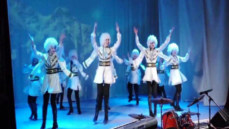 В народное творчество – силами бюджетных инициатив: в Красноселькупе приодели местных танцовщиков