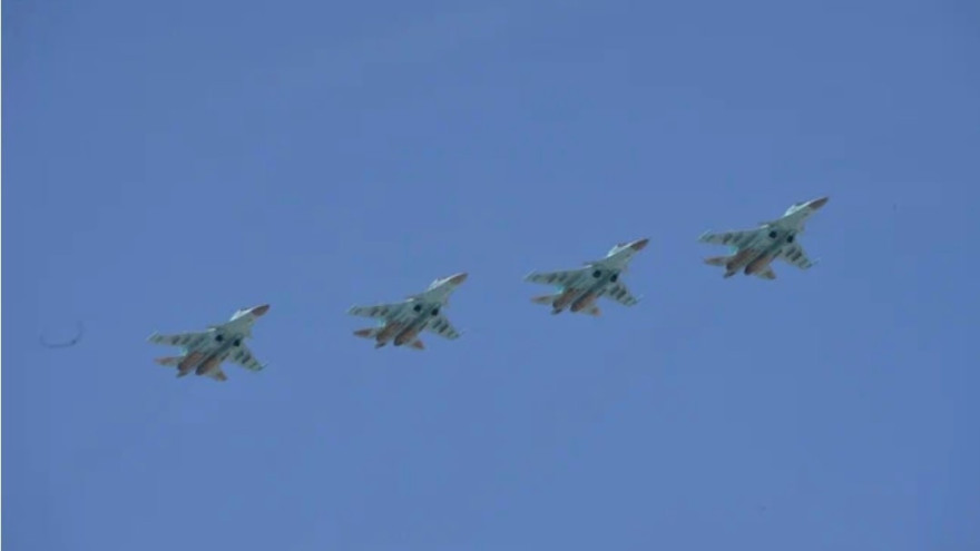Владимир Путин присвоил звание гвардейского подшефному Новому Уренгою авиаполку