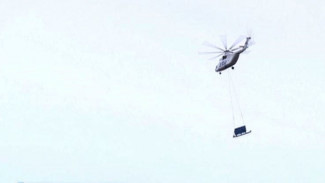 Уникальная операция: электростанцию в поселок Находка доставили вертолетом