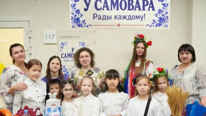 Школьники Салехарда устроили благотворительную ярмарку