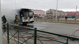 На Ямале следователи начали проверку после пожара в автобусе с пассажирами