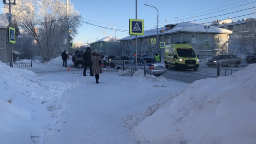 В Салехарде столкнулись две легковушки