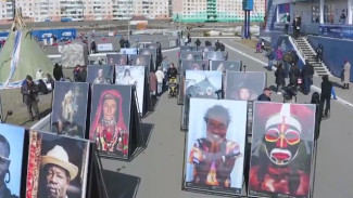 «Мир в лицах»: в Дудинке открылась выставка всемирно известного фотохудожника Александра Химушина