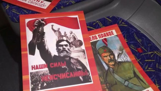 На улицы Ноябрьска вышел первый исторический автобус