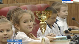 Награды - юным гениям! В Салехарде завершился окружной турнир по шахматам