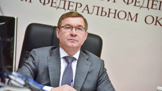 Сделать жизнь малого и среднего бизнеса проще: Владимир Якушев провёл окружное совещание