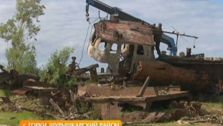 На Ямале началась уборка береговой зоны от металлолома