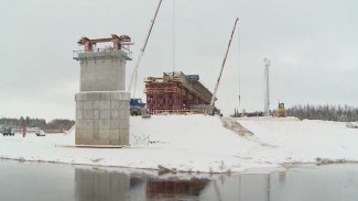 Платный мост через Пур.  Проблемы  межсезонья на экспериментальной стройке Ямала