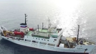 Научное судно «Академик Лаврентьев» вернулось во Владивосток после стодневной экспедиции