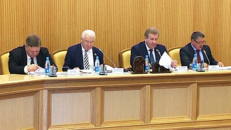 В Ханты-Мансийске состоялось заседание Совета Законодателей Тюменской области, Югры и Ямала