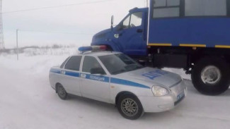 Водители грузовиков в Газ-Сале игнорируют дорожные знаки: чем они объясняют нарушение правил