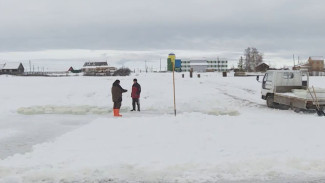 В Якутии занялись заготовкой льда на зиму