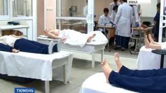 Испытание профессией. Новоуренгойские школьники гостят в медакадемии Тюмени