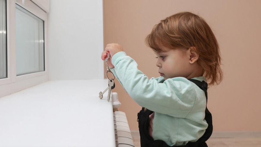 В Муравленко состоялось торжественное вручение ключей от новых квартир жителям аварийных домов