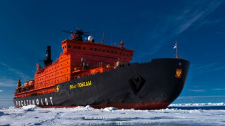На Северный полюс доставили знамя «Славянского хода - 2018»