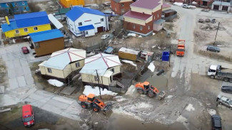 В Тарко-Сале эвакуируют людей с подтопленных территорий 