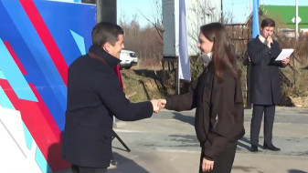 Педагоги празднуют новоселье: в Салехарде вручили ключи от квартир