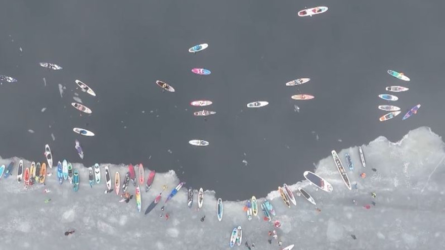 Во Владивостоке сап-сёрферы открыли юбилейный сезон