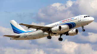 Треснуло лобовое стекло: вылетевший из Тюмени самолет авиакомпании «Ямал» не добрался до Сочи