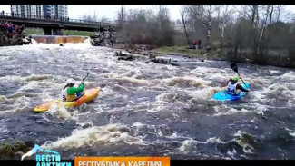 В Карелии свои речные забавы: Петрозаводск впервые принял кубок по экстремальному сплаву на каяках «Mad Boat»