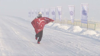 42 километра в -50 градусов: в Оймяконе состоялся экстремальный забег «Полюс холода»