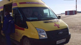 В Тюмени на руках у медиков скончался пассажир самолета АК «Ямал»: фото