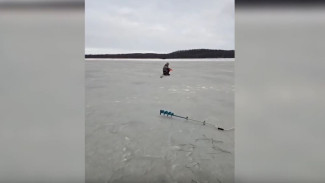 Сахалинцы открыли сезон подледной рыбалки на корюшку
