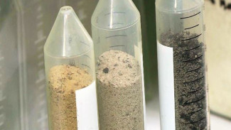 Российские ученые вырастили бактерии, которые очищают почву и воду от загрязнений нефтепродуктами