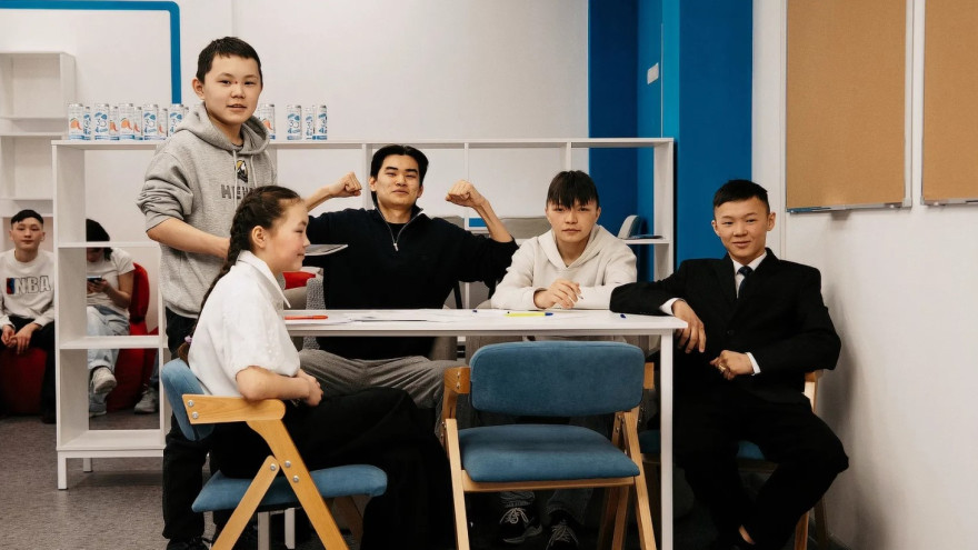 Школьники Гыды получили новую площадку для отдыха и творчества