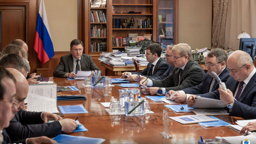 Дмитрий Артюхов и Александр Новак обсудили развитие газовой отрасли
