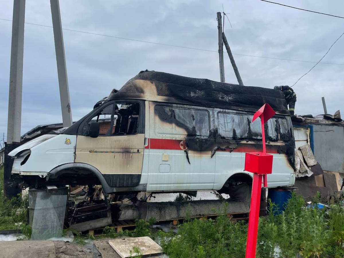 В сгоревшей машине «скорой» в Салехарде нашли тело женщины – Новости  Салехарда и ЯНАО – Вести. Ямал. Актуальные новости Ямала