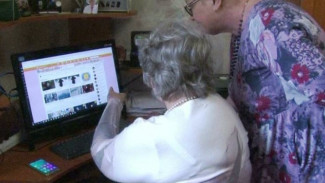 Ямальские пенсионеры в Тюмени учатся пользоваться соцсетями