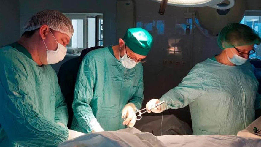 48 дней в реанимации: ямальские врачи спасли младенца со страшной патологией 